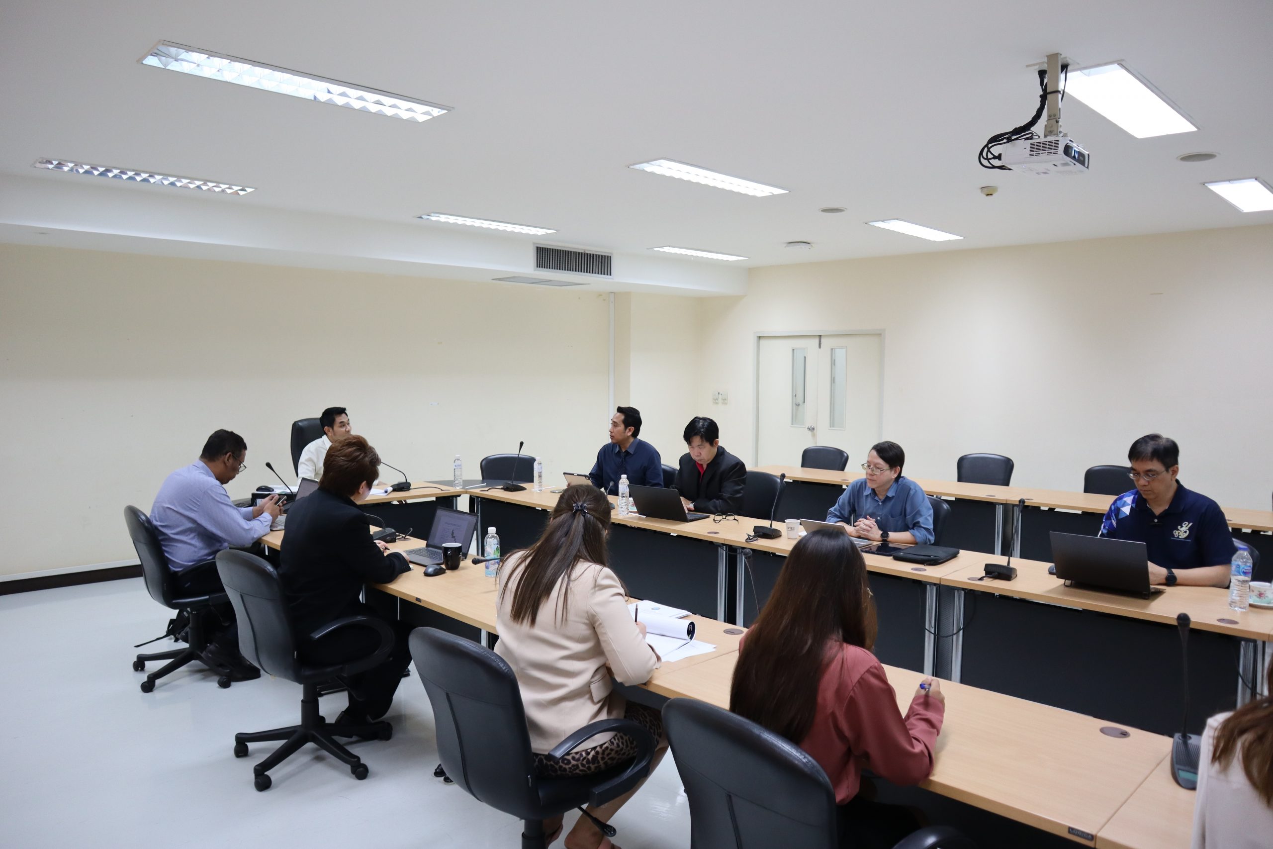 Read more about the article ประชุมคณะผู้วิจัย แผนงานการประยุกต์ใช้ระบบการจัดการต่อต้านการติดสินบนตามกรอบมาตรฐาน ISO 37001 เพื่อเสริมสร้างความโปร่งใสในองค์การบริหารส่วนตำบล ซึ่งได้รับทุนสนับสนุนจาก สำนักงานการวิจัยแห่งชาติ (วช.) ประจำปีงบประมาณ พ.ศ. 2568 วันจันทร์ที่ 9 มิถุนายน 2568