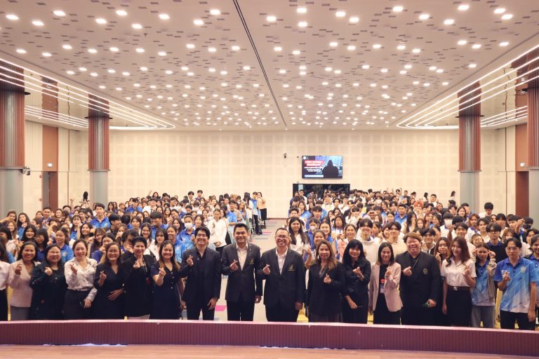 Read more about the article คุณปัณณทัต ยานะเรือง (ทนายเจบี) บรรยายหัวข้อ “SDU I Citizen : ต้านภัยไซเบอร์” ในรายวิชาพลเมืองไทยใน ศตวรรษที่ 21 (เรียนรวม) ในภาคเรียนที่ 1 ปีการศึกษา 2568 วันจันทร์ที่ 21 กรกฎาคม 2568