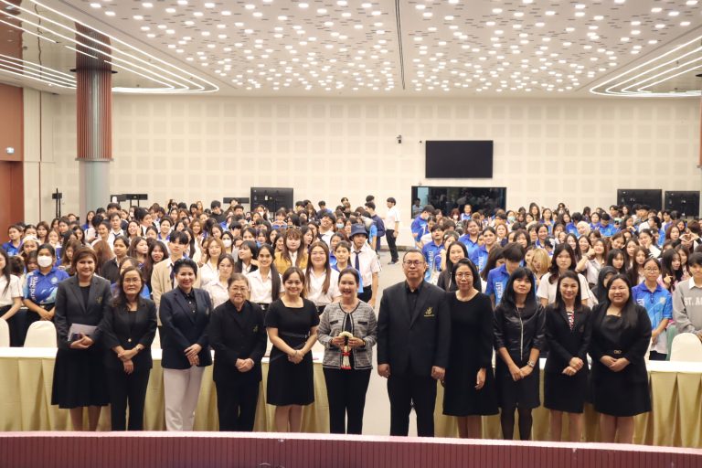 Read more about the article รักษาการแทนคณบดีโรงเรียนกฎหมายและการเมือง บรรยายหัวข้อ “THINK GLOBAL,ACT LOCAL พลเมืองไทยกับ SDGS ในรายวิชาพลเมืองไทยใน ศตวรรษที่ 21 (เรียนรวม) ภาคเรียนที่ 2/2568