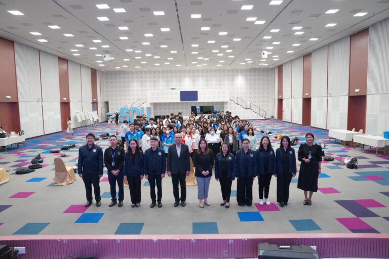 Read more about the article กิจกรรมโครงการจัดการเรียนการสอนเชิงประสบการณ์ รายวิชาพลเมืองไทยในศตวรรษที่ 21 โดยได้รับเกียรติจากสำนักงานคณะกรรมการป้องกันและปราบปรามการทุจริตในภาครัฐ มาบรรยายหัวข้อ พลังศรัทธา พลังล่าทุจริต ณ หอประชุมรักตะกนิษฐ ชั้น 2 วันที่ 11 ธันวาคม 2568