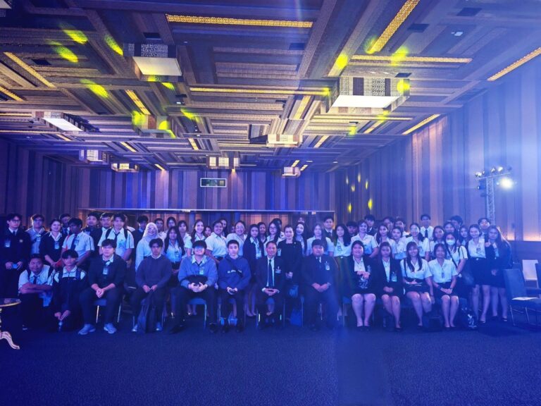 Read more about the article ผศ.อัญชลี รัตนะ คณะกรรมการพัฒนานักศึกษาและศิลปวัฒนธรรมและนักศึกษาโรงเรียนกฎหมายและการเมือง เข้าร่วมกิจกรรมเสวนาทางวิชาการ เนื่องในวันรัฐธรรมนูญ ประจำปี 2568 ณ อาคารรัฐสภา วันที่ 10 ธันวาคม 2568