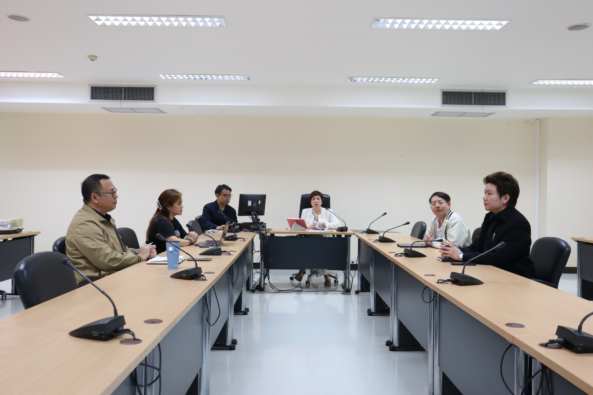 You are currently viewing ประชุมประธานหลักสูตรในสังกัดโรงเรียนกฎหมายและการเมือง The meeting of program chairs under the School of Law and Politics. on Tuesday, January 13, 2026, from 12:00 to 12:45 p.m., at Room 308, 3rd Floor.