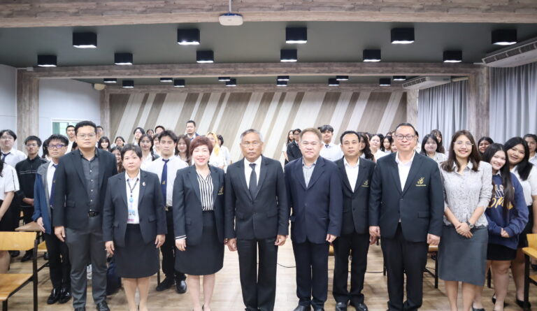 Read more about the article หลักสูตรนิติศาสตรบัณฑิต โรงเรียนกฎหมายและการเมือง จัดโครงการเส้นทางสู่วิชาชีพนักกฎหมาย โดยได้รับเกียรติจากท่านอาจารย์เอื้อน ขุนแก้ว ผู้พิพากษาศาลฎีกา บรรยายพิเศษในหัวข้อ ” เส้นทางสู่วิชาชีพผู้พิพากษา” วันอังคารที่ 28 เมษายน 2569