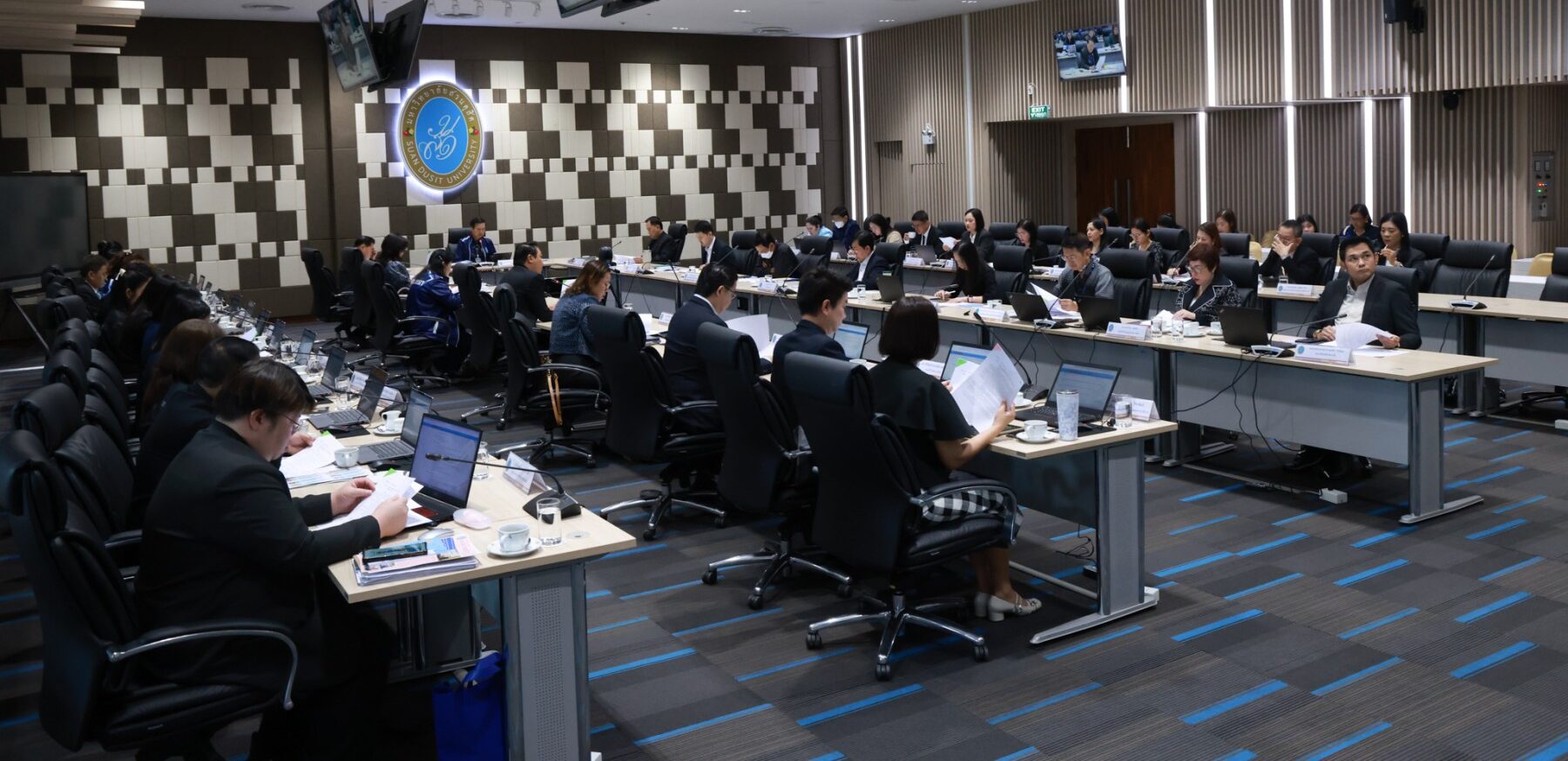 Read more about the article คณบดีโรงเรียนกฎหมายและการเมือง เข้าร่วมการประชุมคณะกรรมการบริหารมหาวิทยาลัยสวนดุสิต ครั้งที่ 5(18)/2569