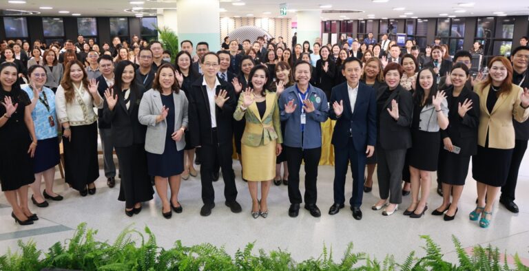 Read more about the article ร่วมโครงการ SDU Inside Flow (KM DAY) คณะผู้บริหารมหาวิทยาลัยและผู้ร่วมกิจกรรมได้เยี่ยมชมนิทรรศการผลงานการจัดการความรู้ ปีการศึกษา 2568