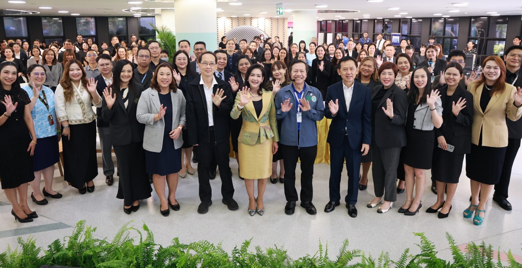 Read more about the article ร่วมโครงการ SDU Inside Flow (KM DAY) คณะผู้บริหารมหาวิทยาลัยและผู้ร่วมกิจกรรมได้เยี่ยมชมนิทรรศการผลงานการจัดการความรู้ ปีการศึกษา 2568