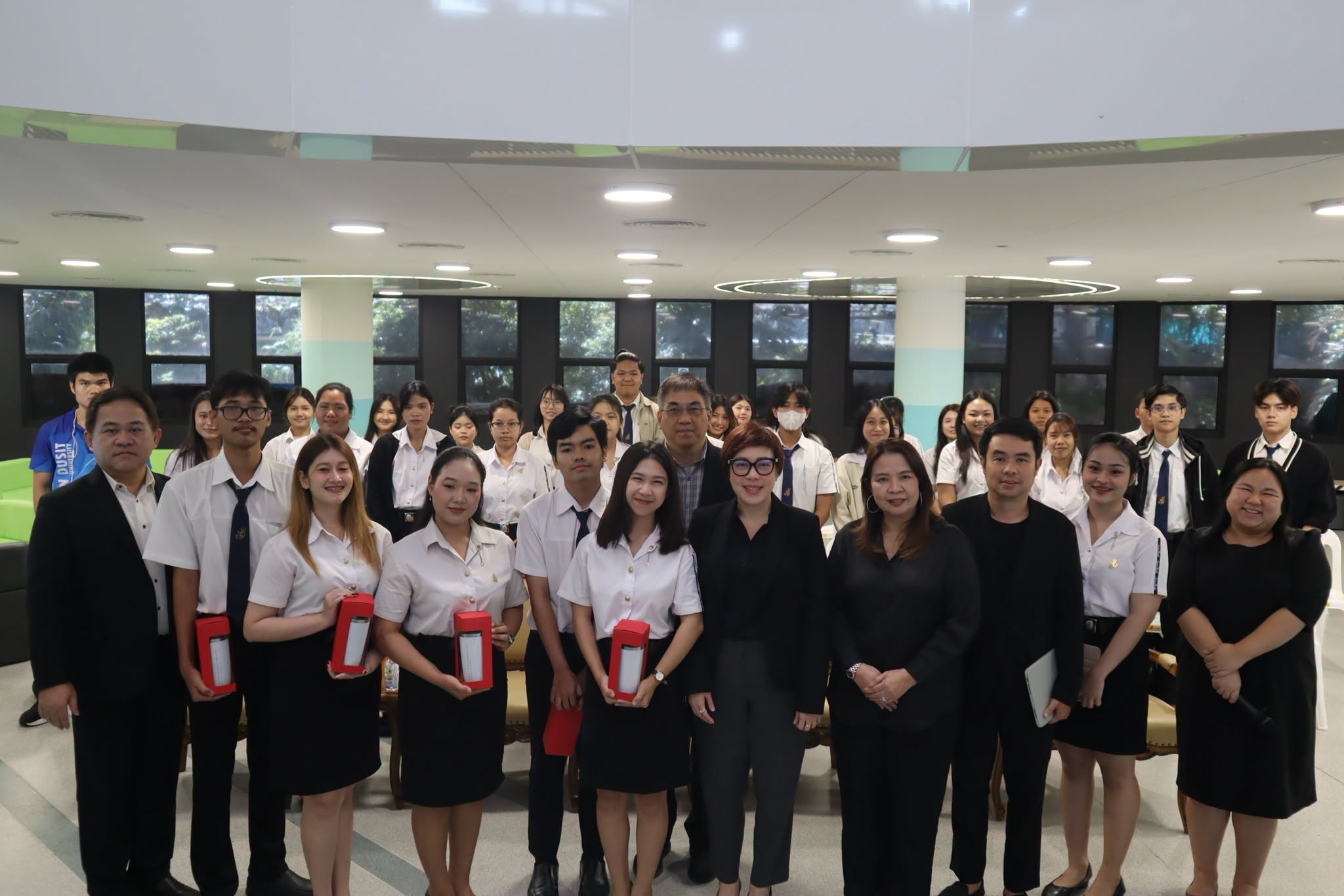 Read more about the article โรงเรียนกฎหมายและการเมือง มหาวิทยาลัยสวนดุสิต จัดโครงการ “Luncheon Event:มื้อกลางวันสานสัมพันธ์นักศึกษา ครั้งที่ 1” วันพฤหัสบดีที่ 25 มิถุนายน 2569